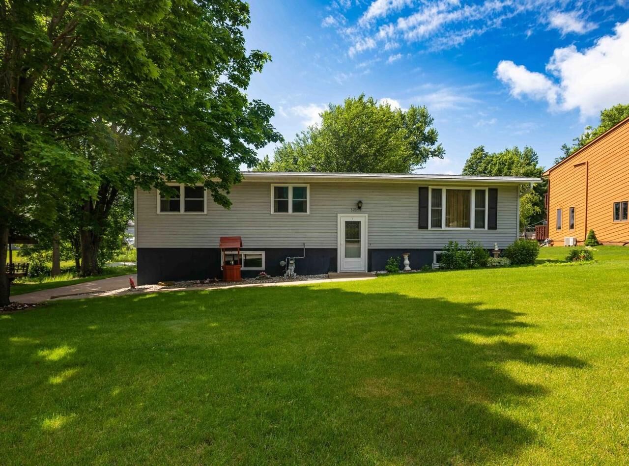 Property Photo:  603 West North Street  WI 53533 