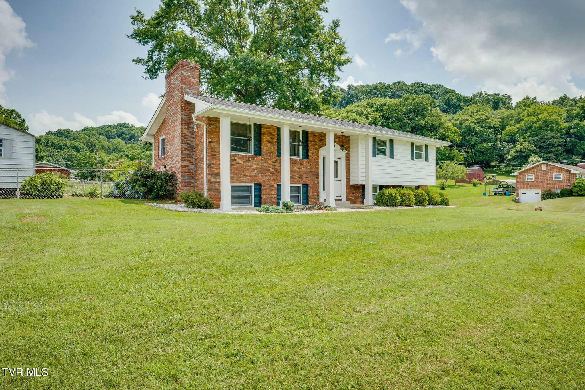 Property Photo: 708 Hill Road TN 37664