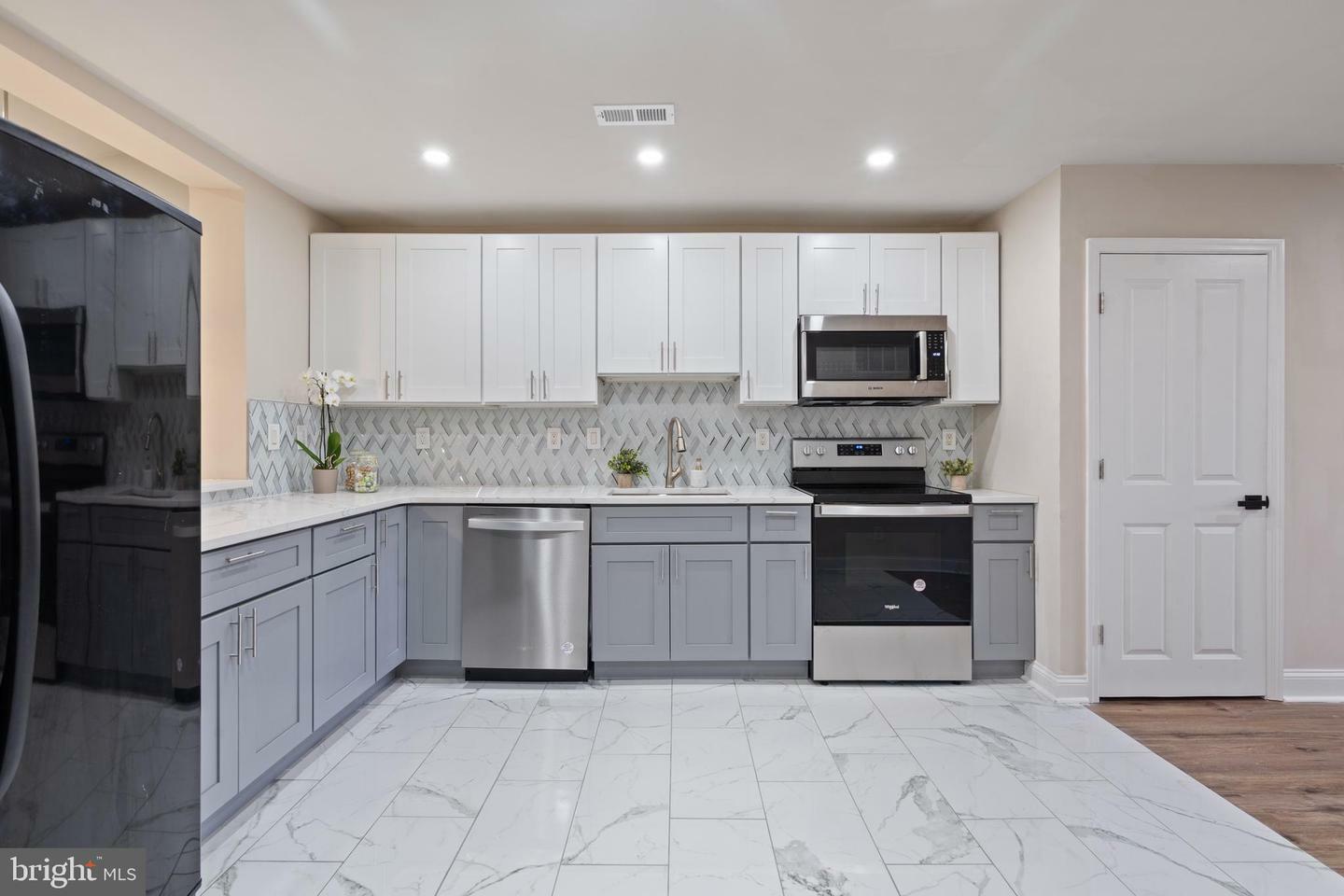 Property Photo:  3215 Fairdale Road  PA 19154 