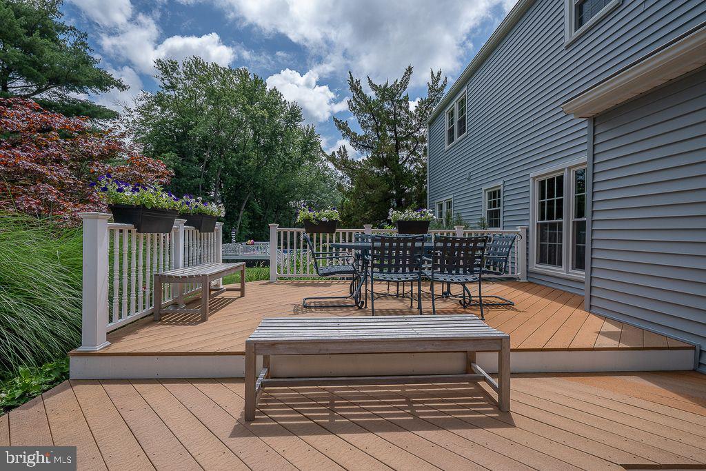 Property Photo:  115 Hawthorne Ln  PA 19460 