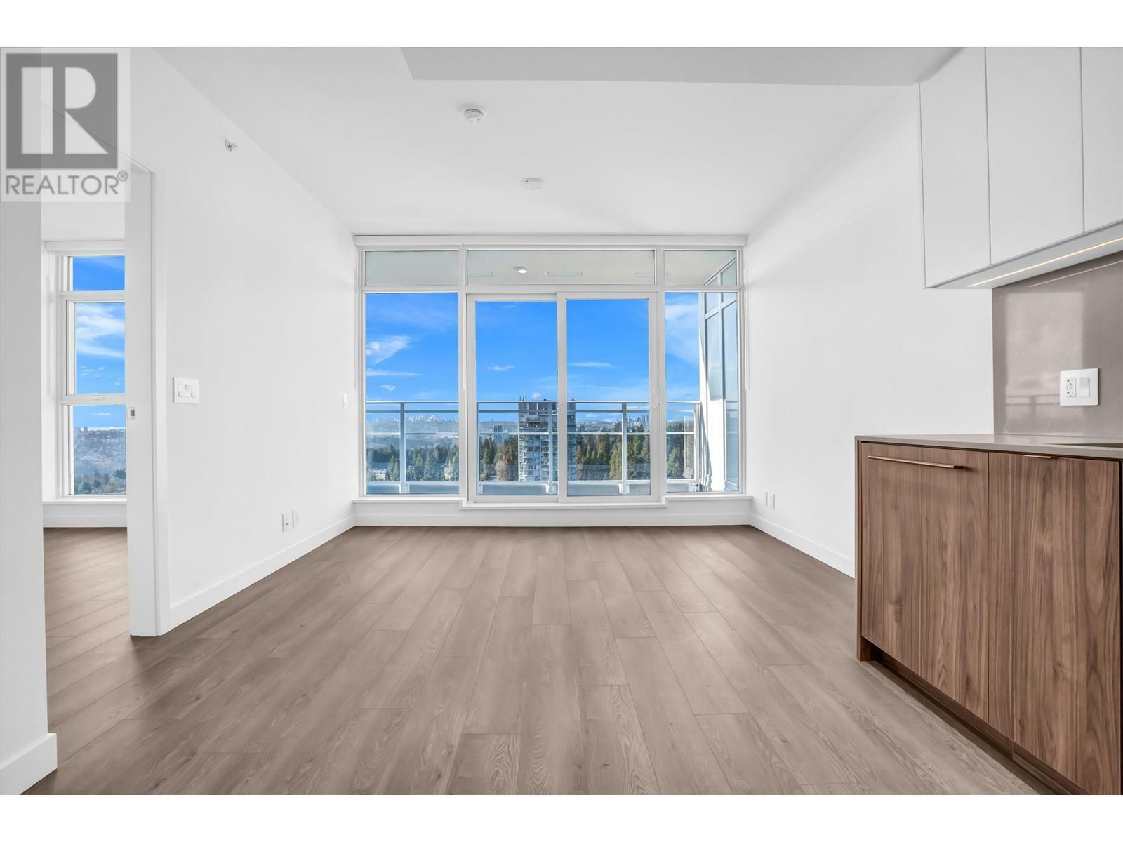 Photo de la propriété: 505 Nelson Street 1605 BC V3J 0R5