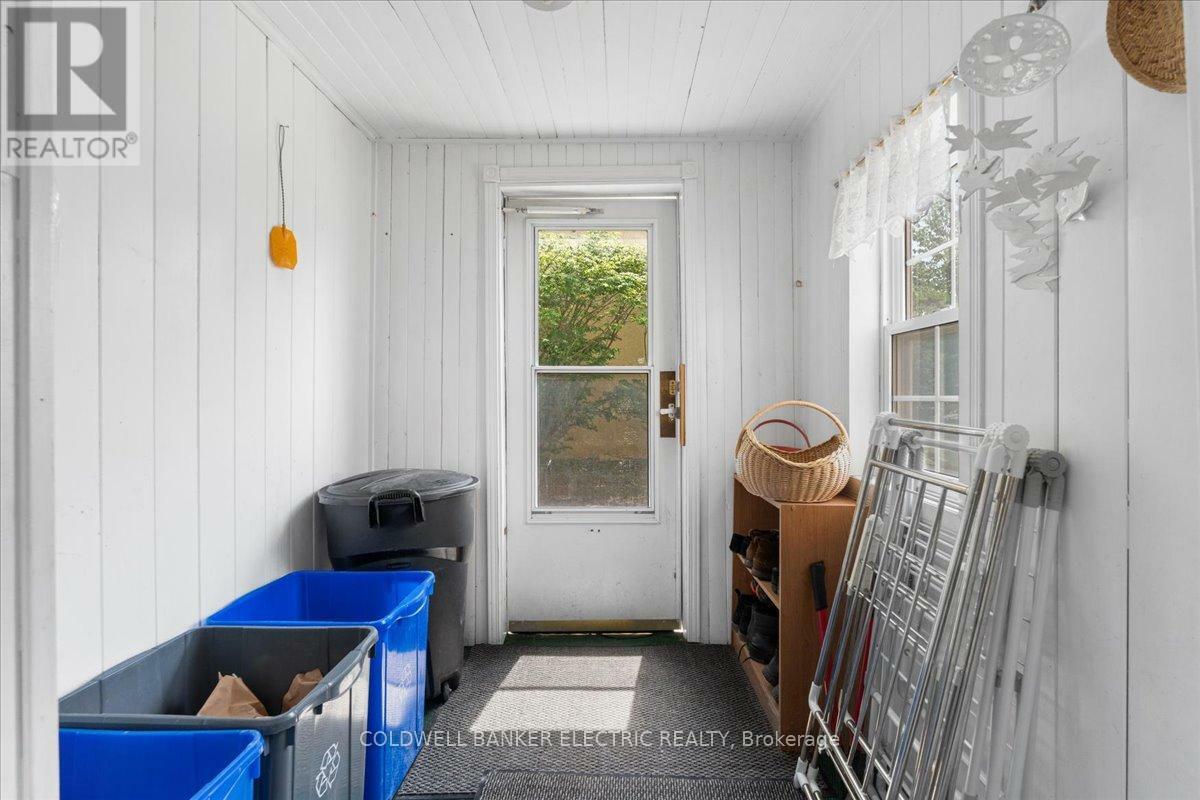 Property Photo: 79 Doxsee Avenue North ON K0L 1L0