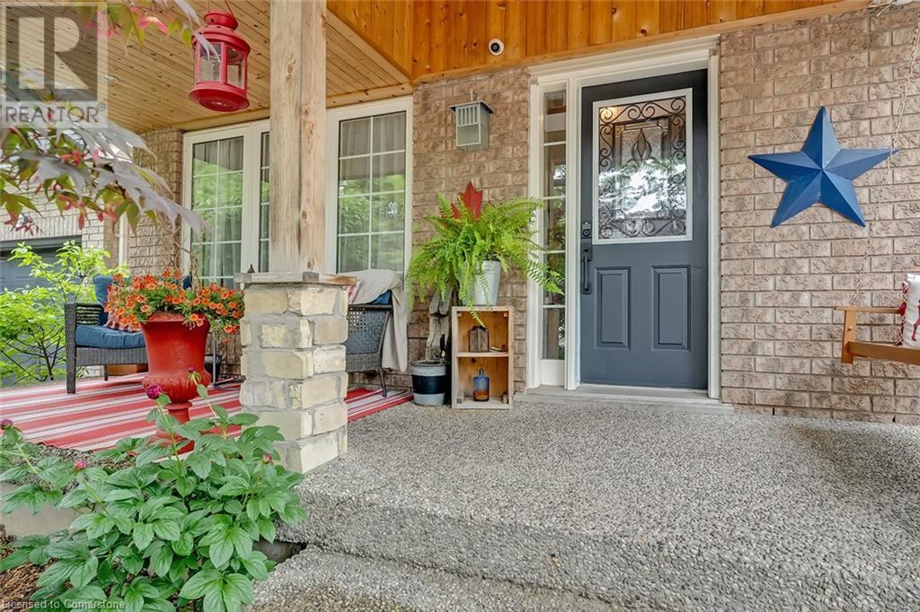 Photo de la propriété: 2214 Kenneth Crescent ON L7L 6V7