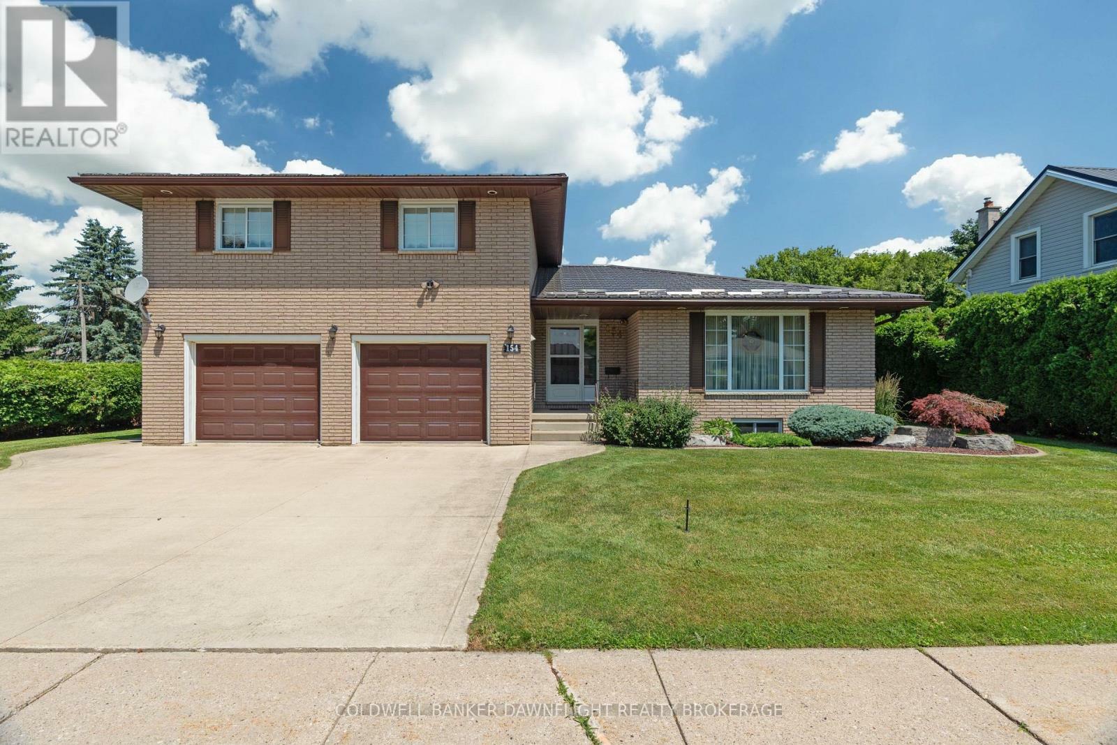 Property Photo:  154 Gidley Street West  ON N0M 1S2 