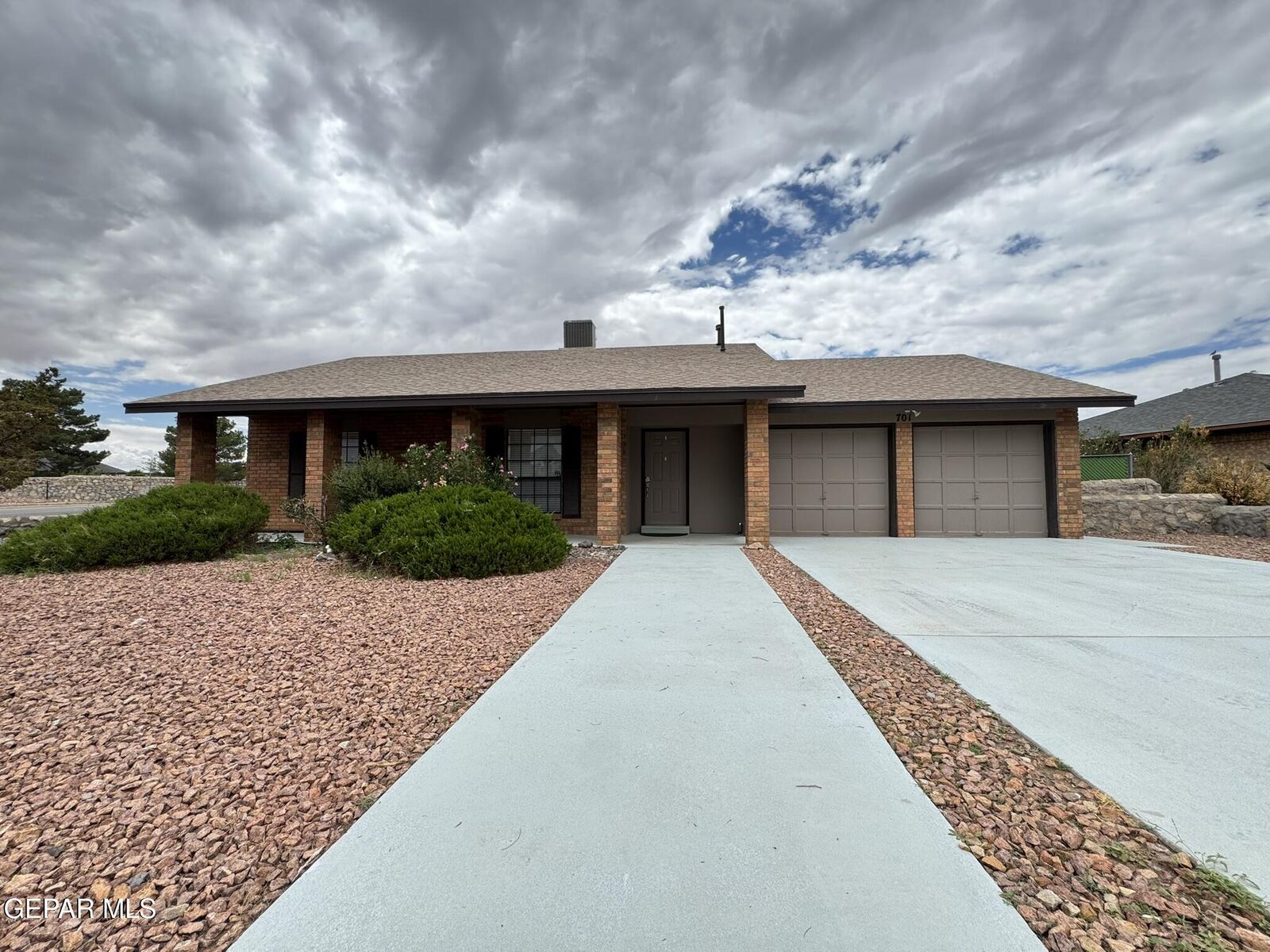 Property Photo: 701 Espolon Drive TX 79912