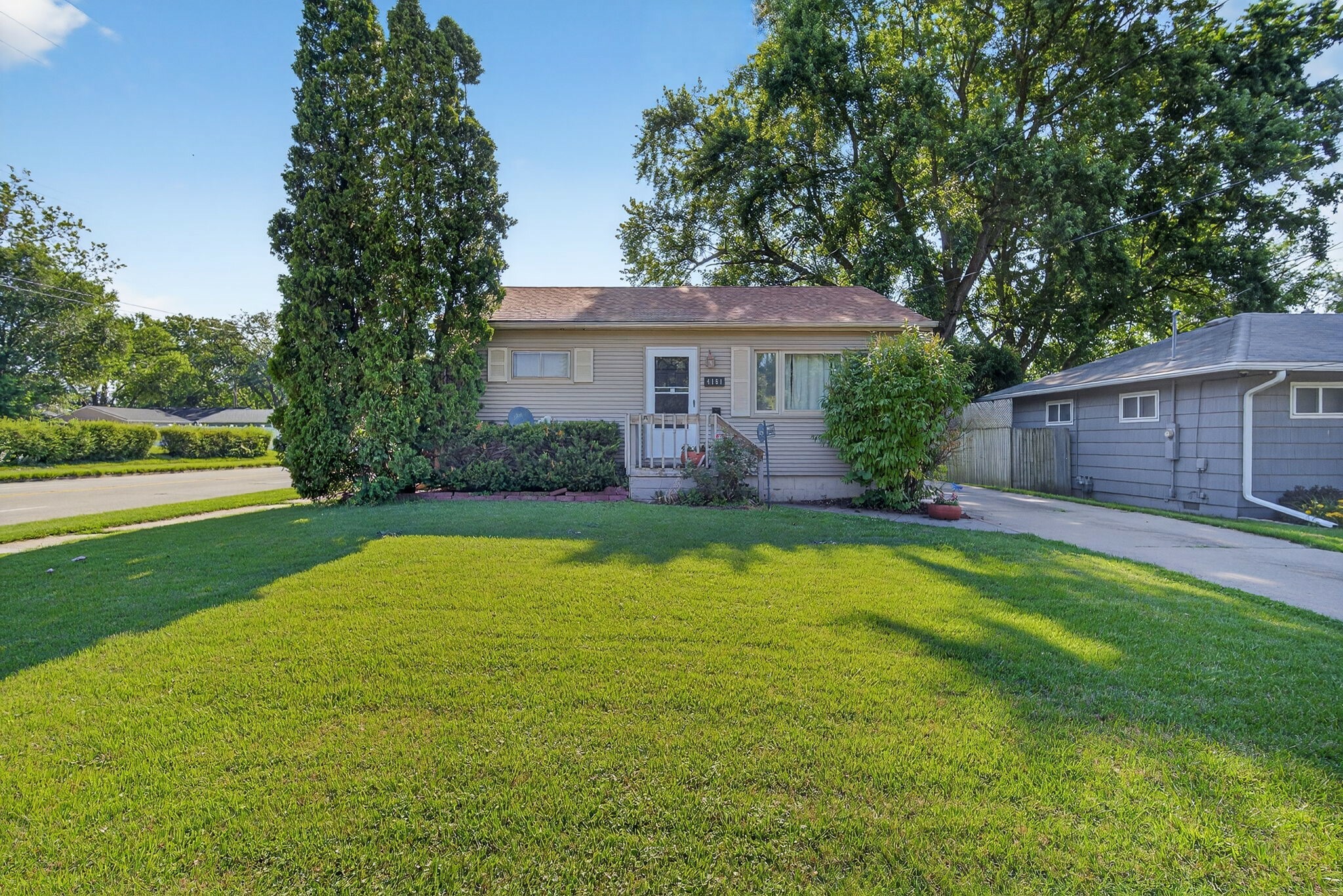 4151 68th Street  Urbandale IA 50322 photo