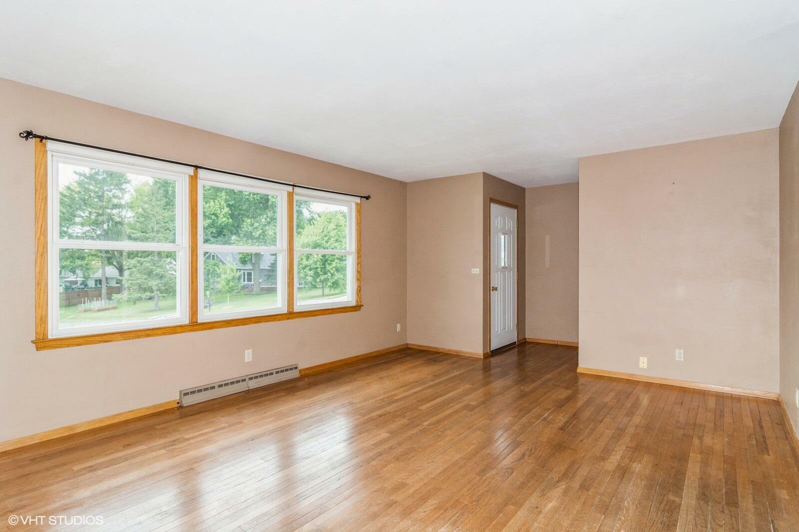Property Photo: 137 South Wind Trl WI 53032