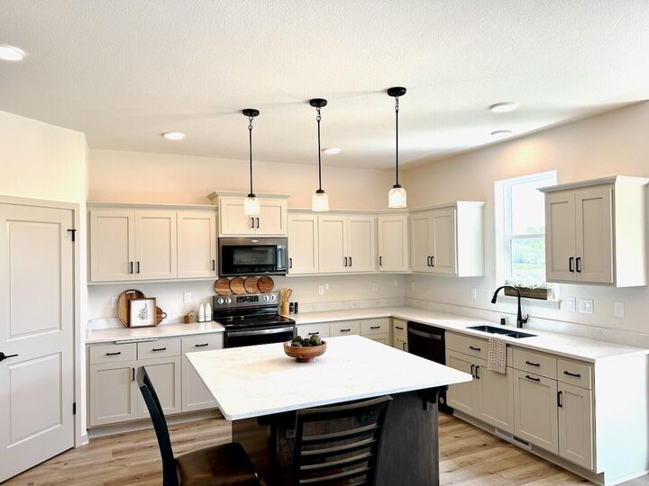 Property Photo:  S54w25487 Pebble Brook Ct  WI 53189 