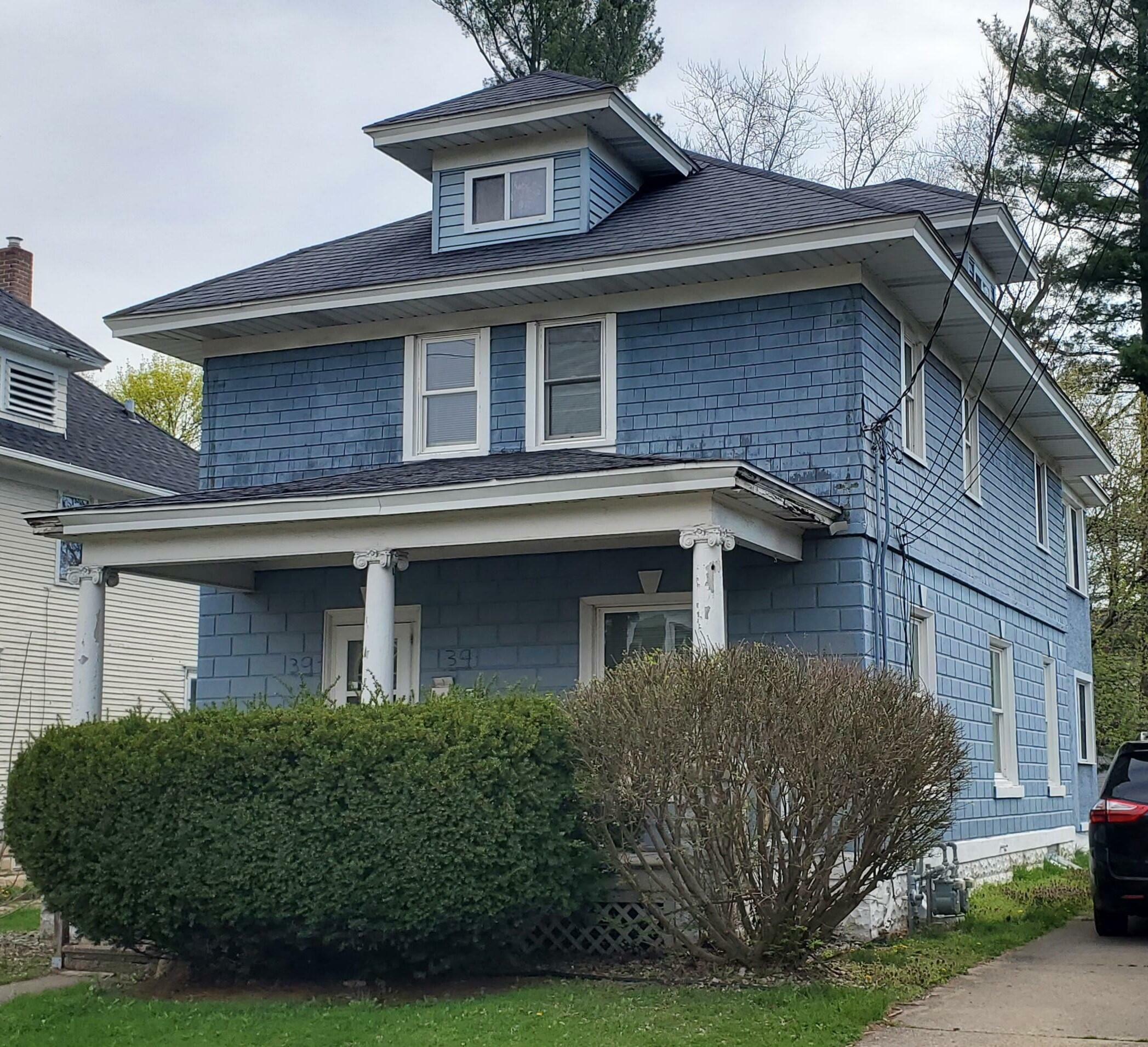 Property Photo:  39 East Avenue S  MI 49017 