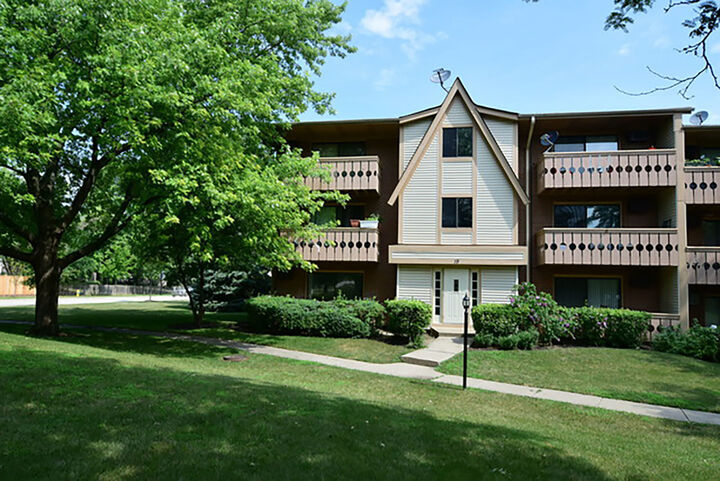 19 Parkside Court 9  Vernon Hills IL 60061 photo