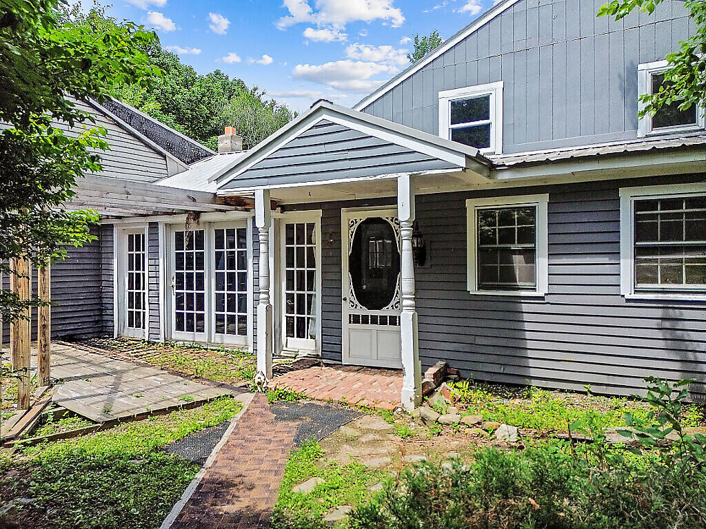 Property Photo:  103 Central Street  ME 04347 