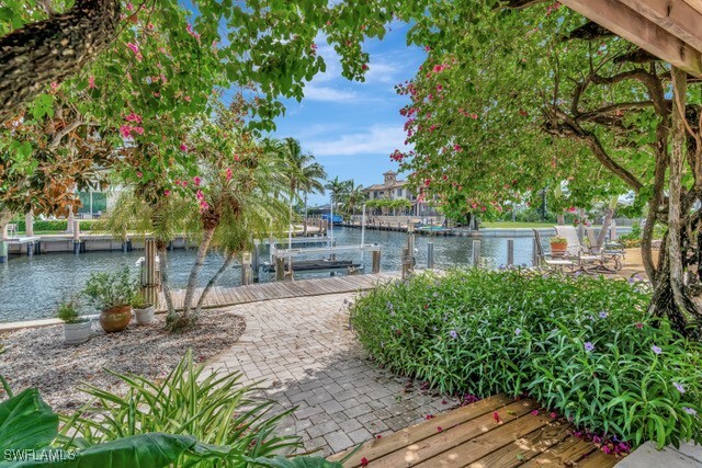 Property Photo:  1407 Marlin Drive  FL 34102 