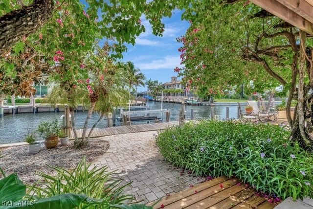 Property Photo: 1407 Marlin Drive FL 34102
