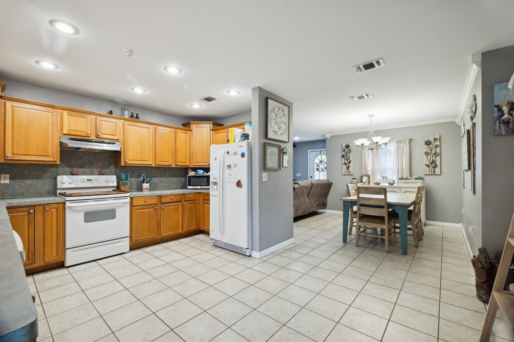Property Photo: 176 Bending Oak Drive TX 75969