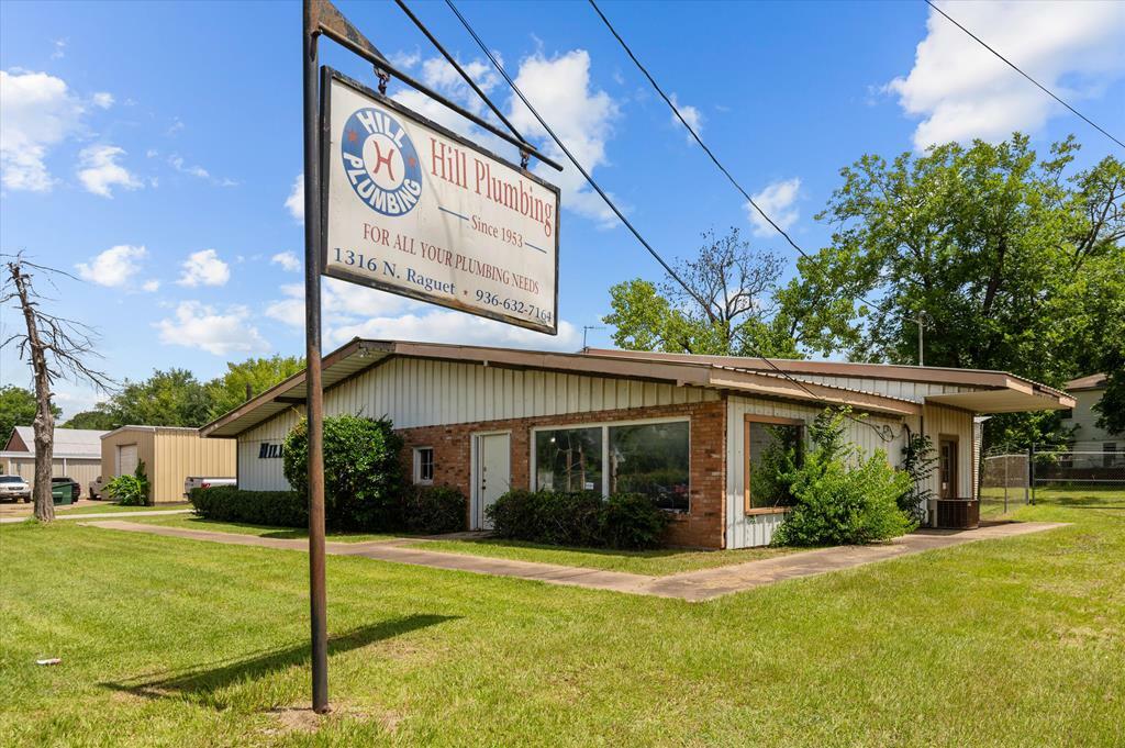 Property Photo: 1316 North Raguet TX 75904