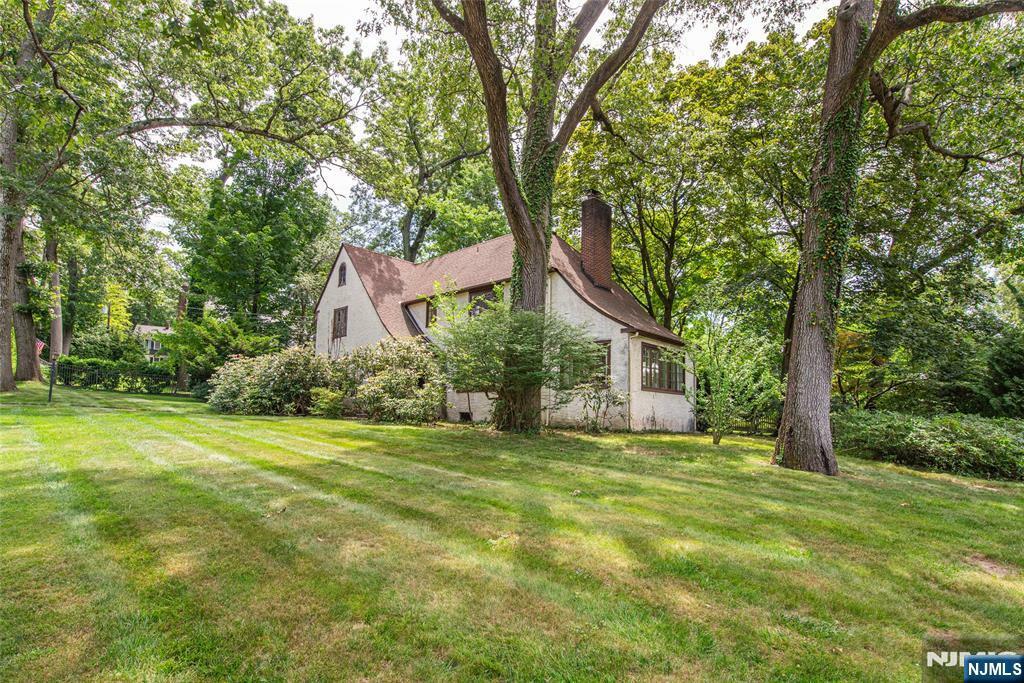 140 Valley View Avenue  Ridgewood NJ 07450 photo
