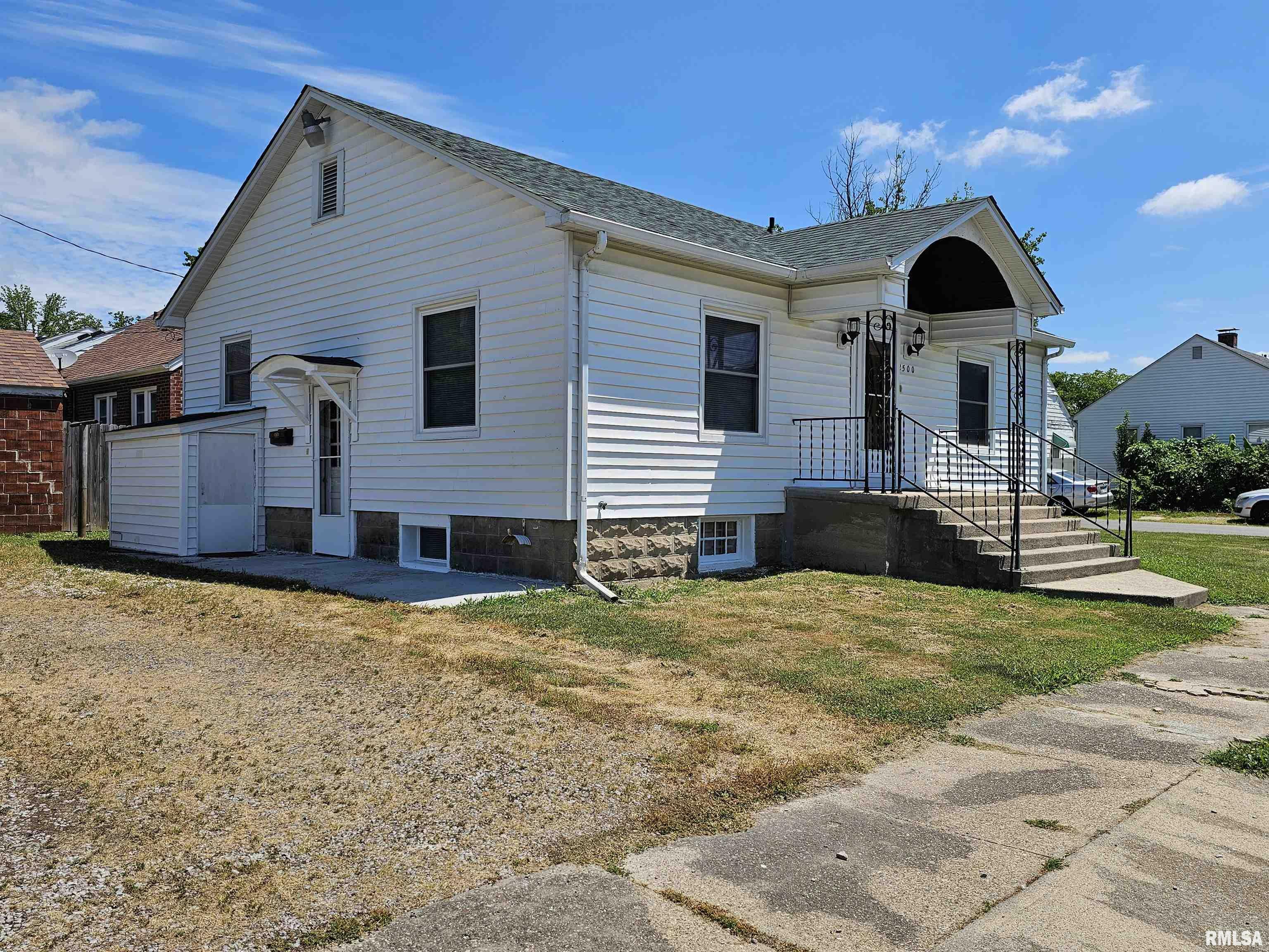 Property Photo: 2500 Perkins Avenue IL 62864