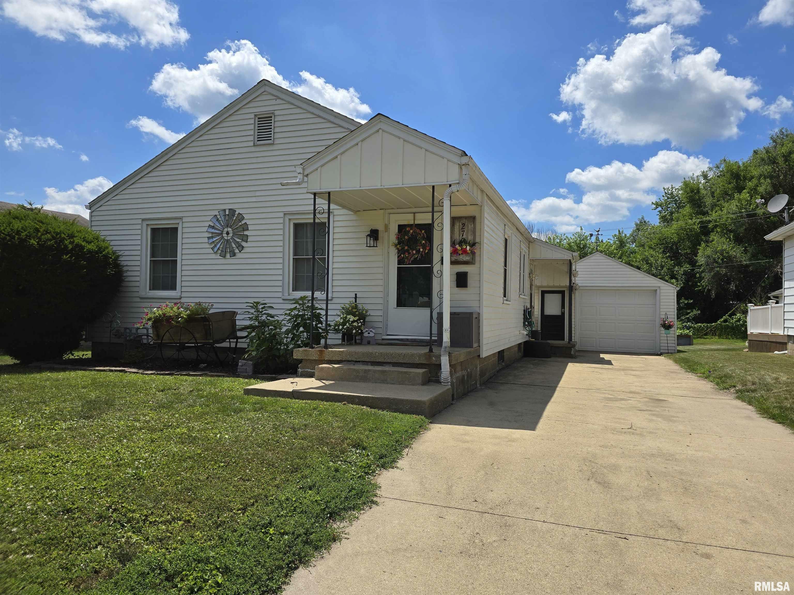Property Photo:  270 Thompson Court  IL 61520 