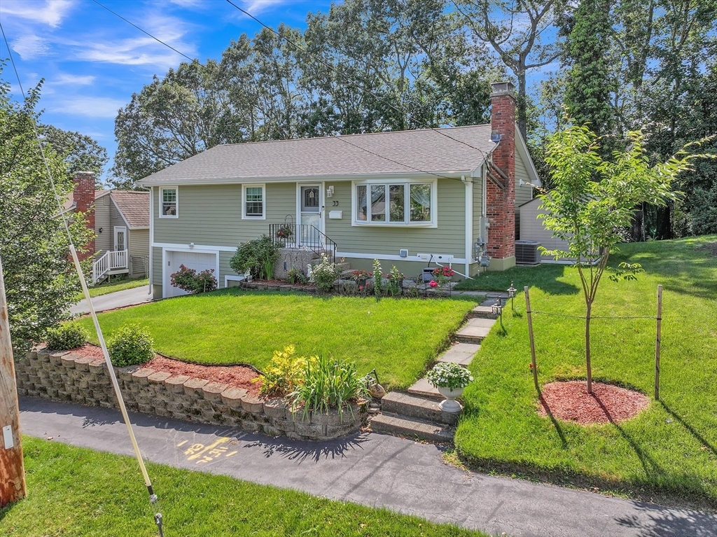Property Photo:  33 Claridge Road  MA 01606 