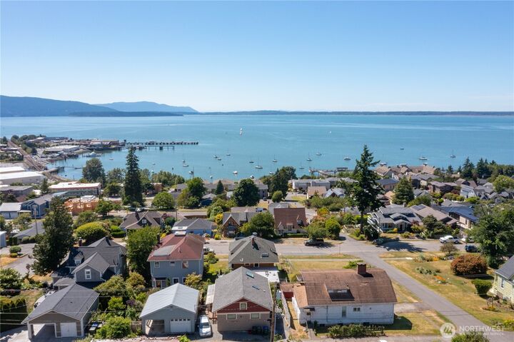 917  13th Street  Bellingham WA 98225 photo