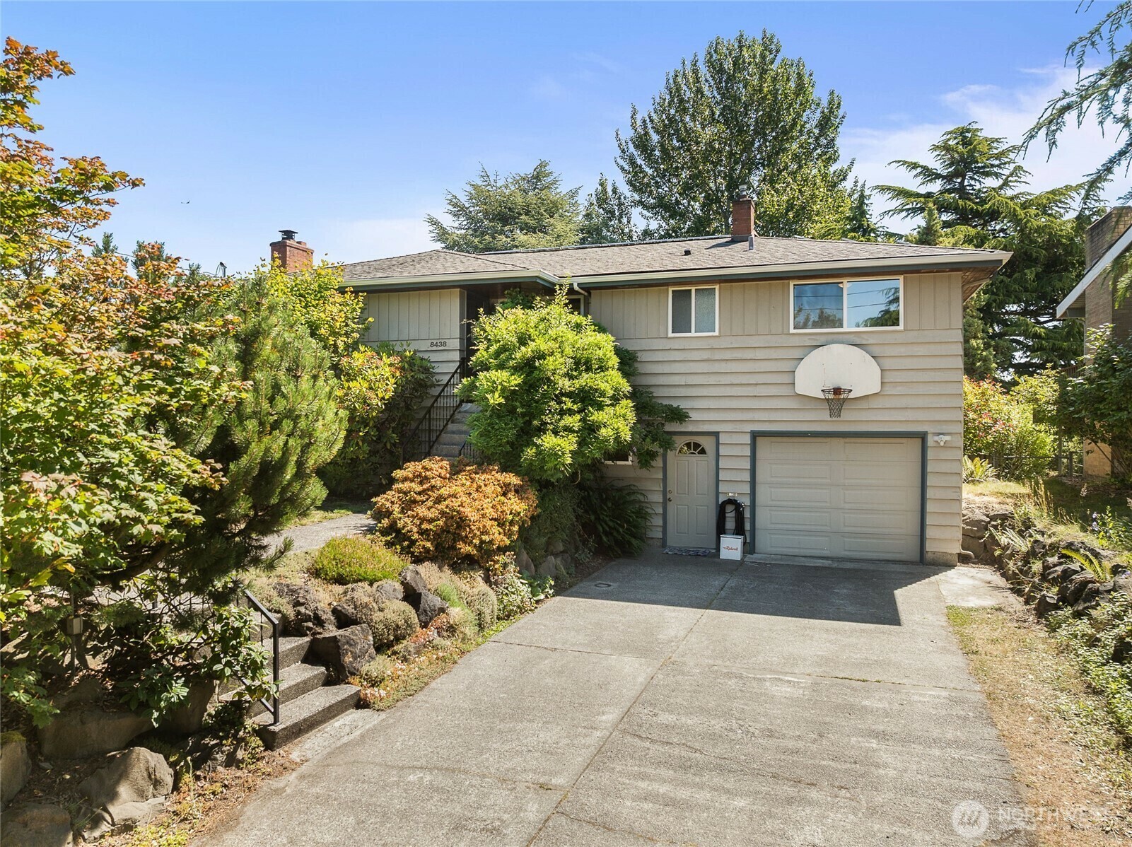 8438  7th Avenue SW  Seattle WA 98106 photo