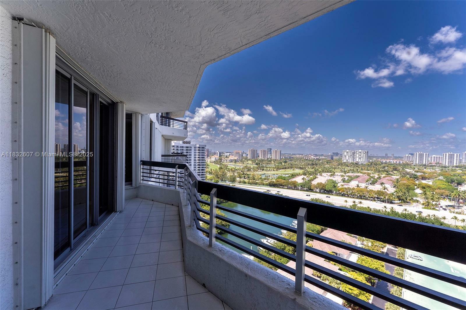 Property Photo: 3530 Mystic Pointe Dr 2207 FL 33180