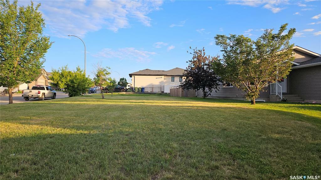 254 Wellington Drive  Moose Jaw SK S6K 0A1 photo