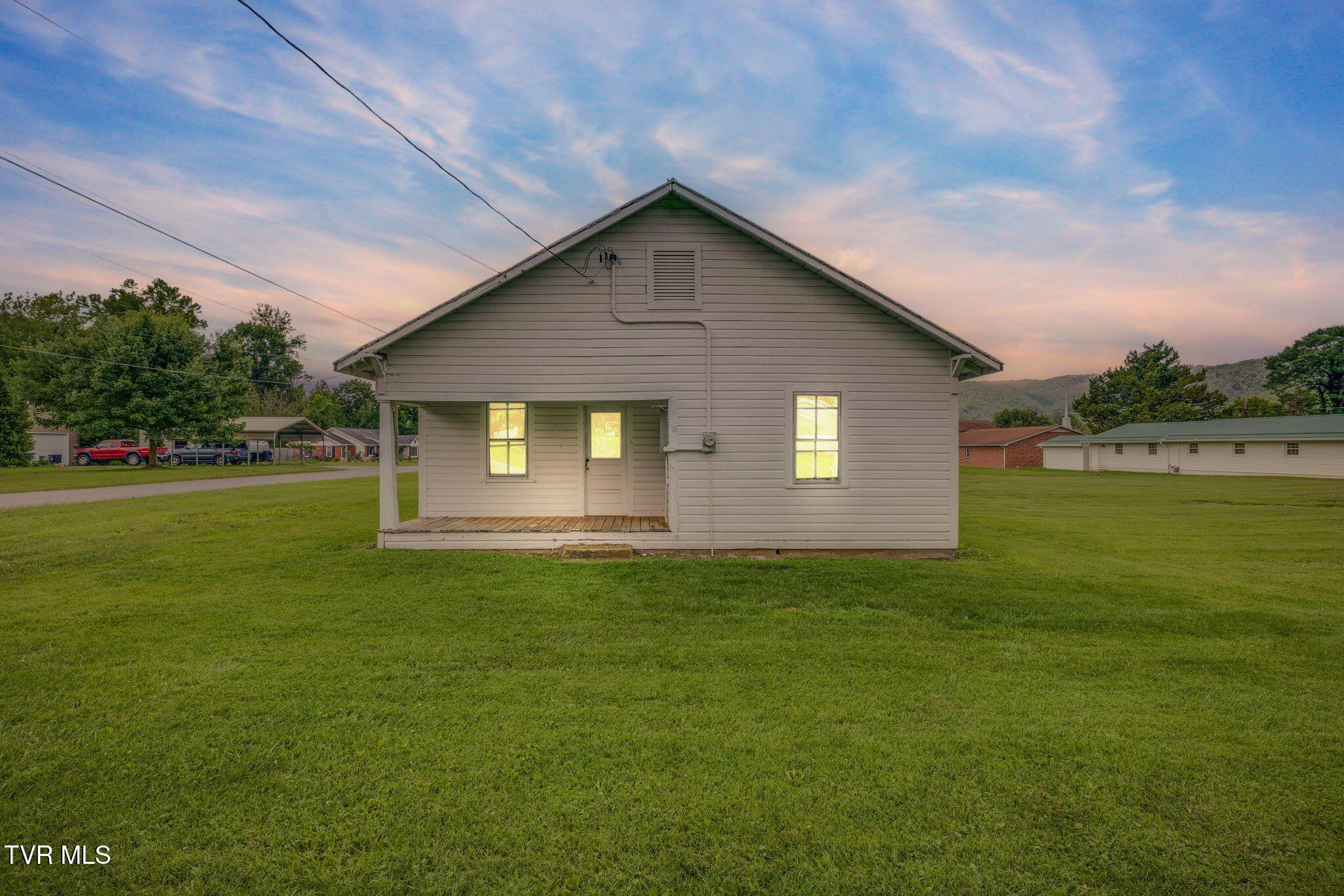 Property Photo: 400 Riverside Drive TN 37692