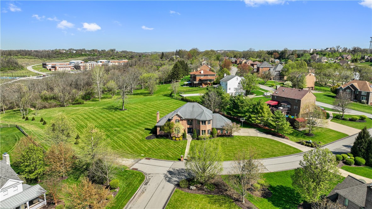 Property Photo: 2004 Quincey Dr PA 15025