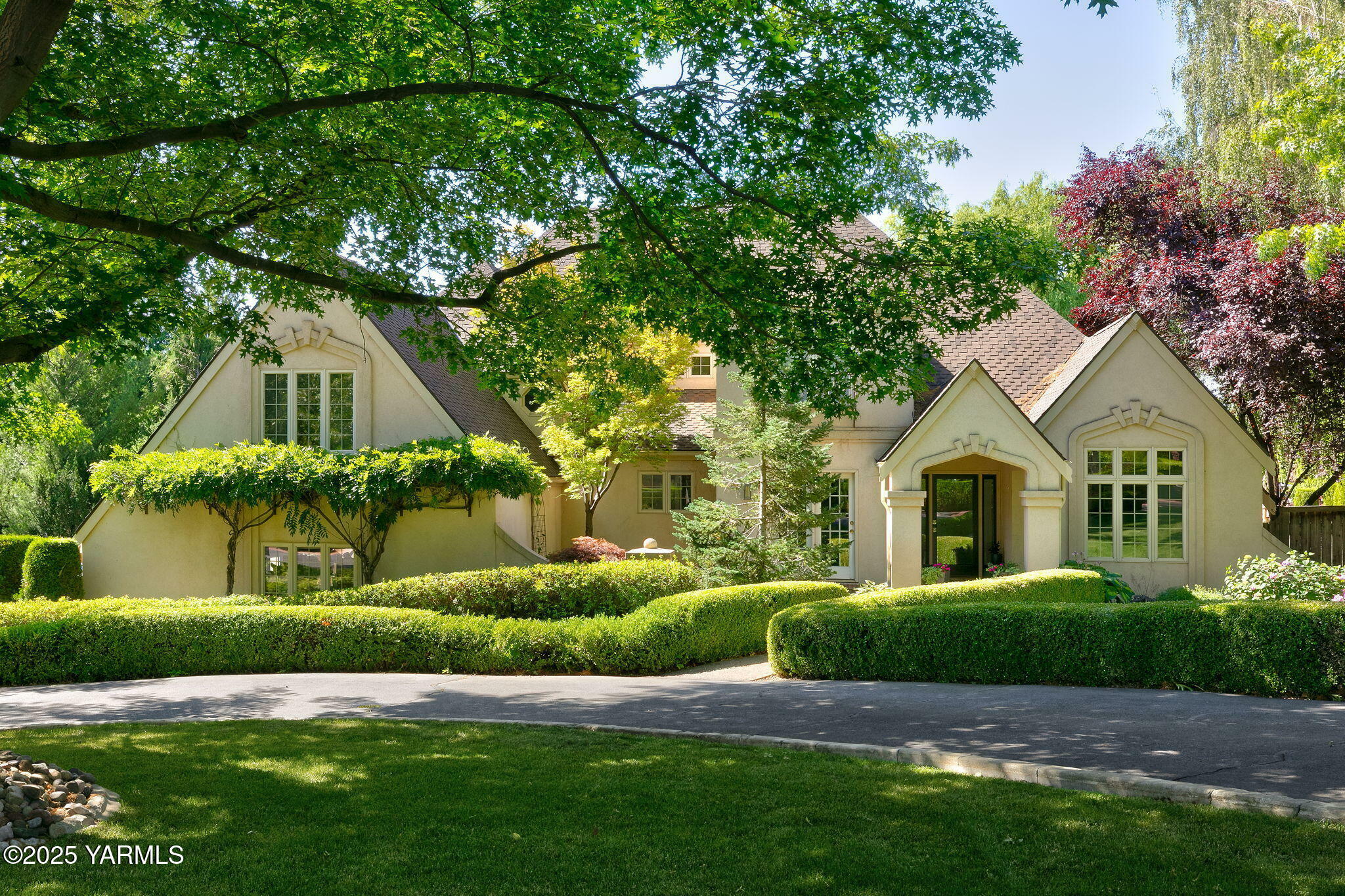 Property Photo:  6820 Ravens Gate Way  WA 98908 