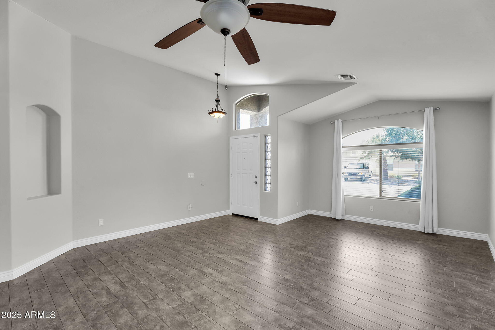 Property Photo:  472 E Jeanne Lane  AZ 85140 
