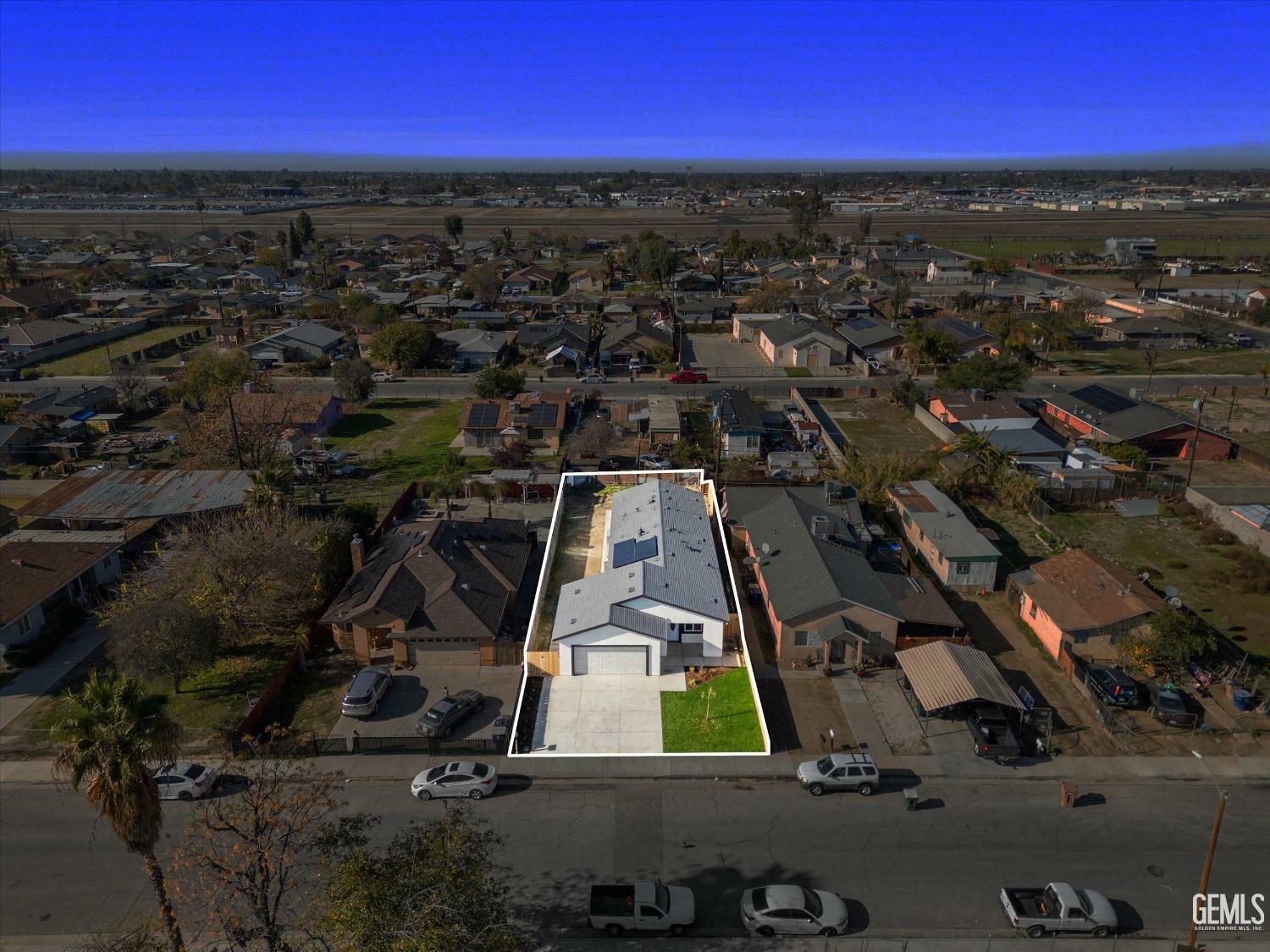 Property Photo: 3409 Lotus Lane CA 93307