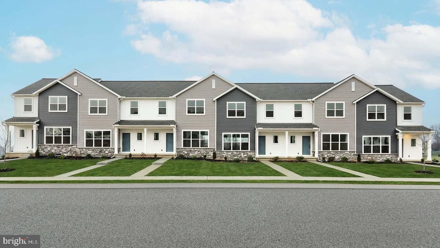 Property Photo:  66 N Conifer Drive  PA 17022 