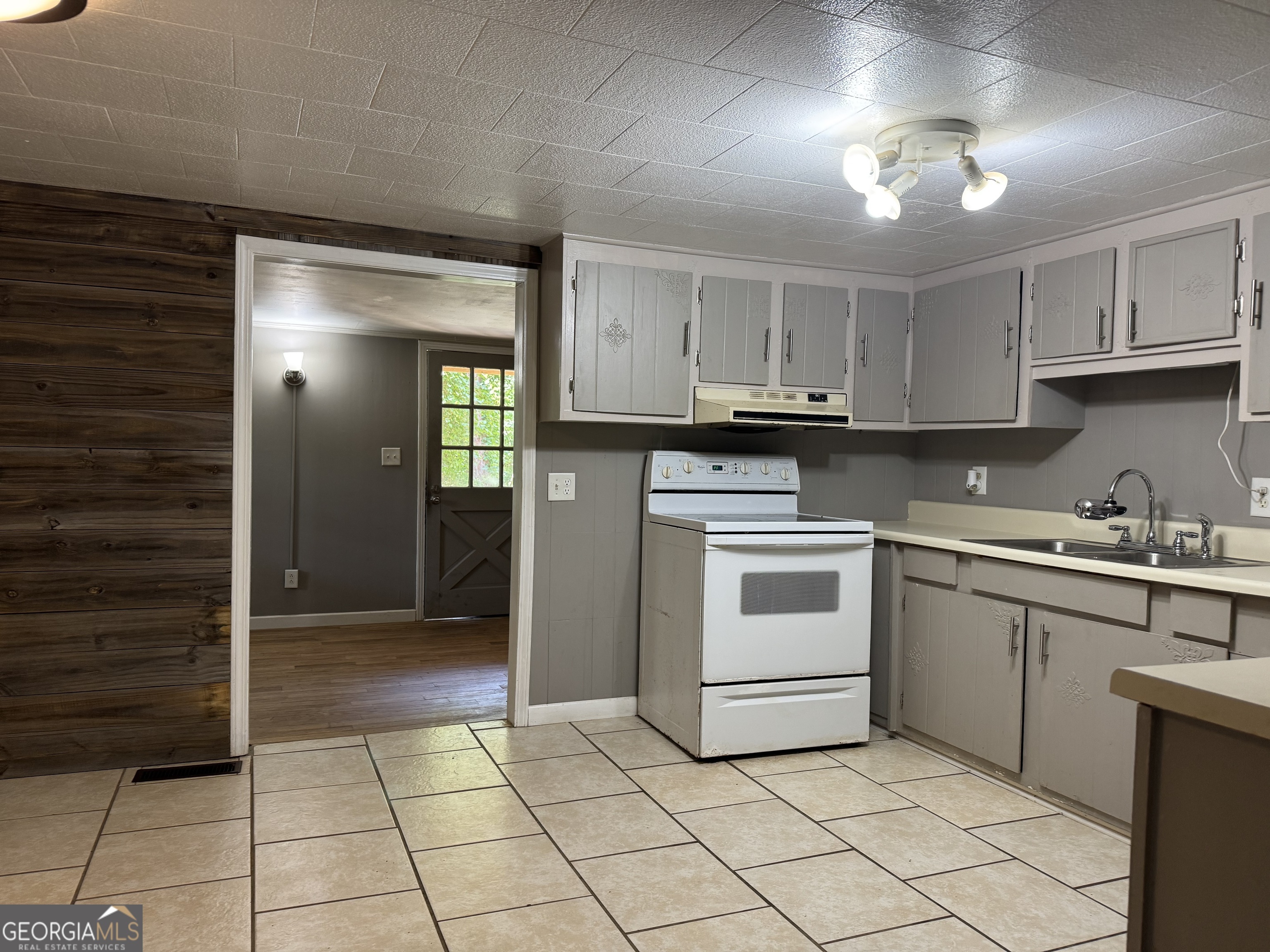 Property Photo:  425 Hillside Lane  GA 31008 