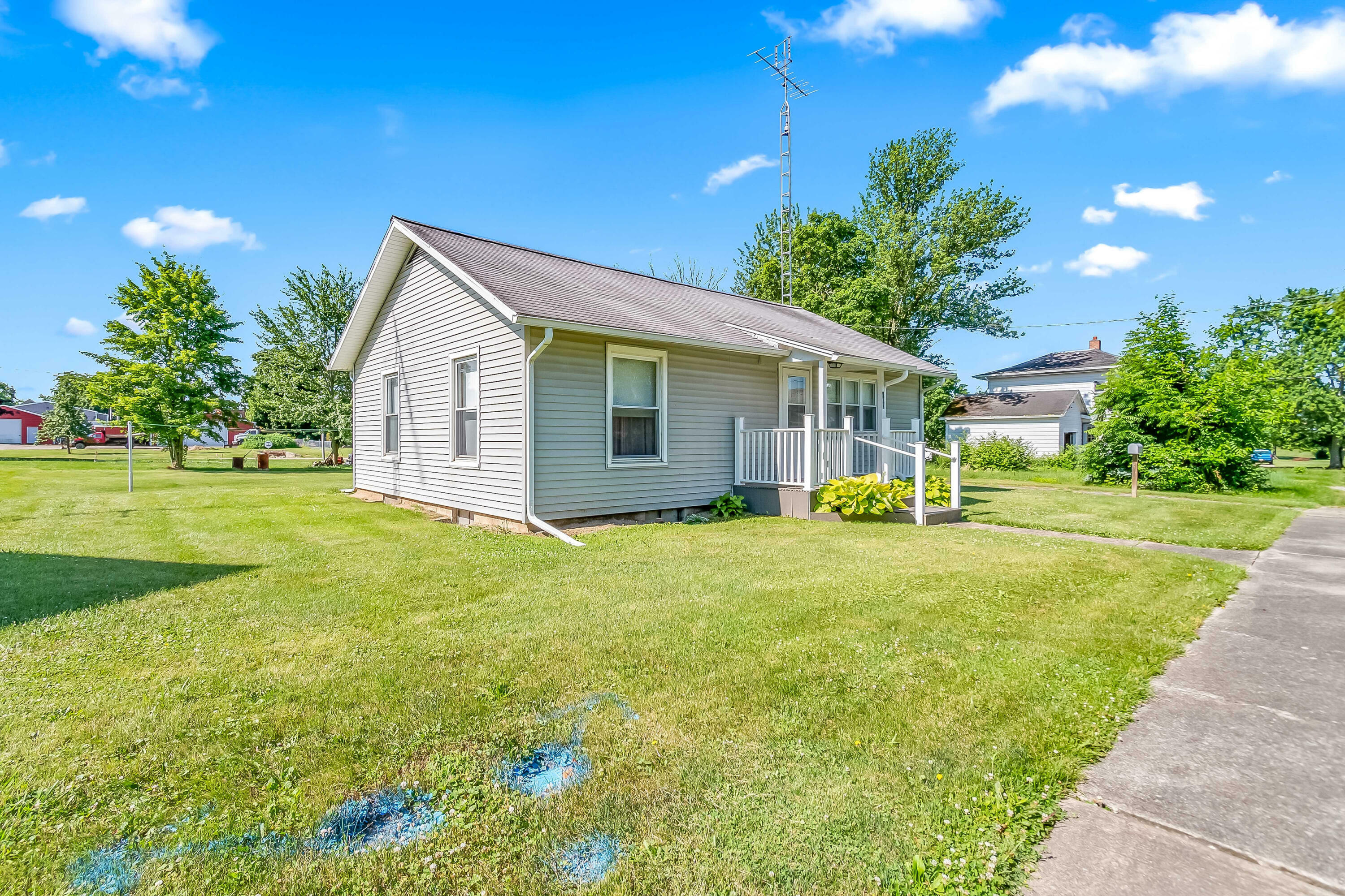 Property Photo: 105 Hillsdale Street MI 49288