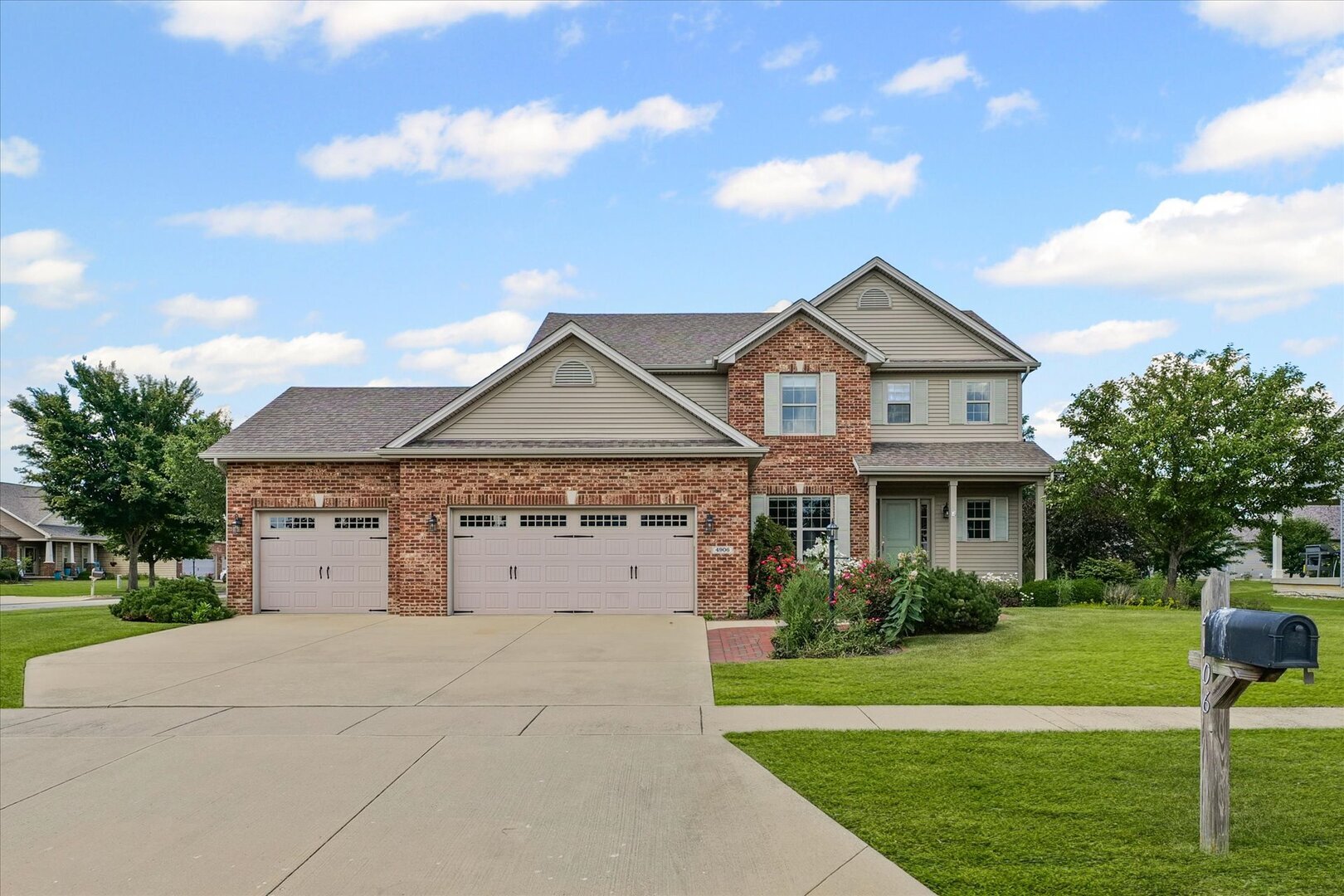 Property Photo:  4906 Watermark Drive  IL 61822 