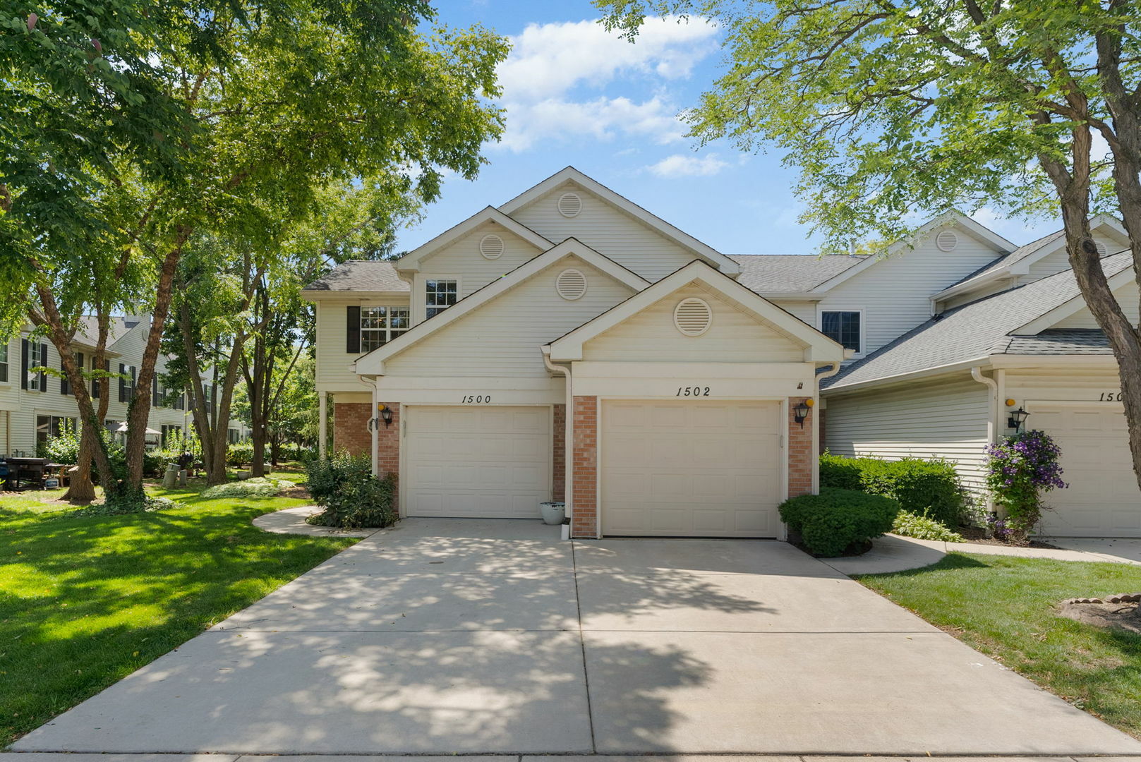 Property Photo: 1500 Golfview Drive IL 60139