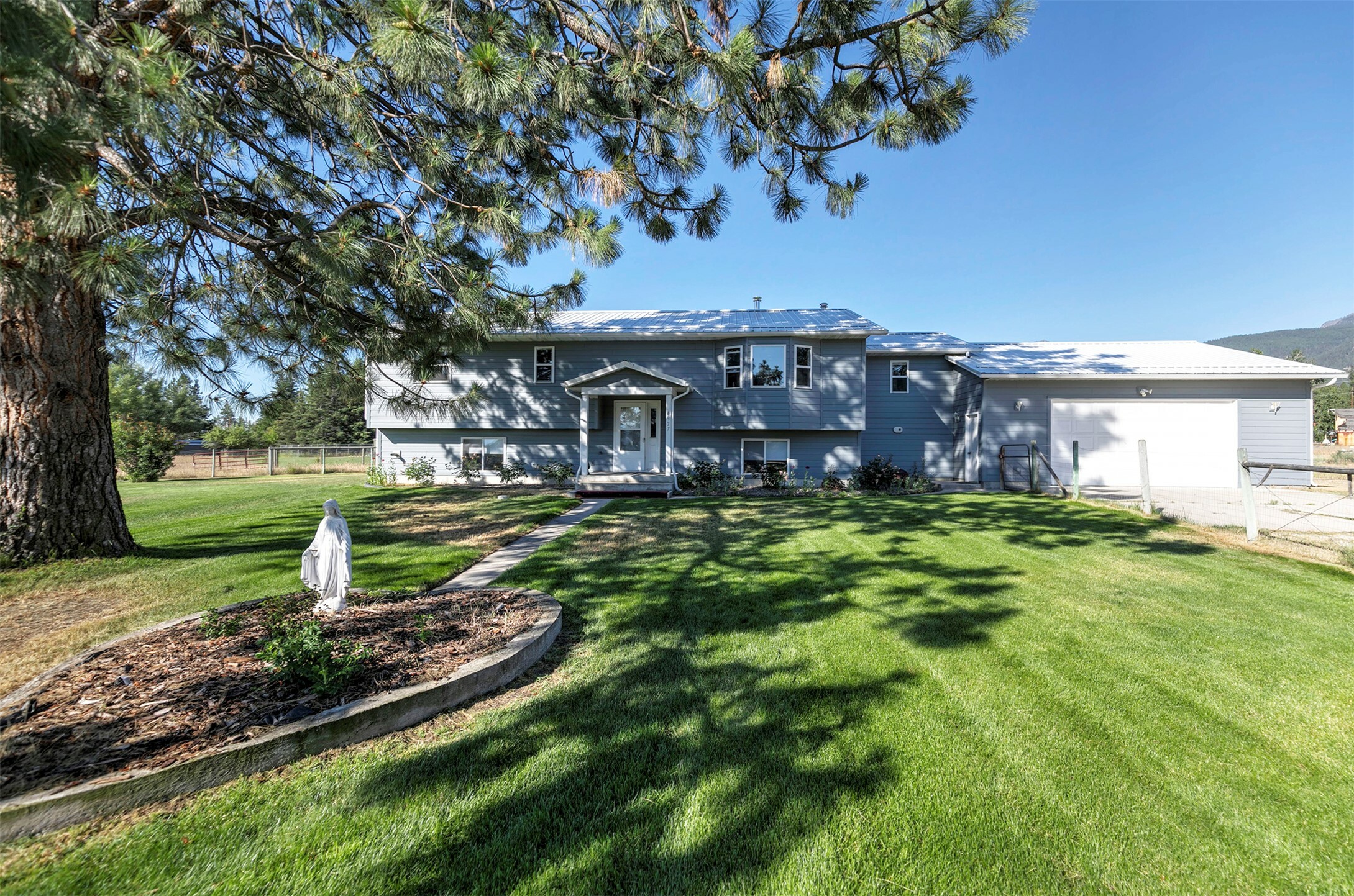 Property Photo:  4927 Hoblitt Lane S  MT 59833 