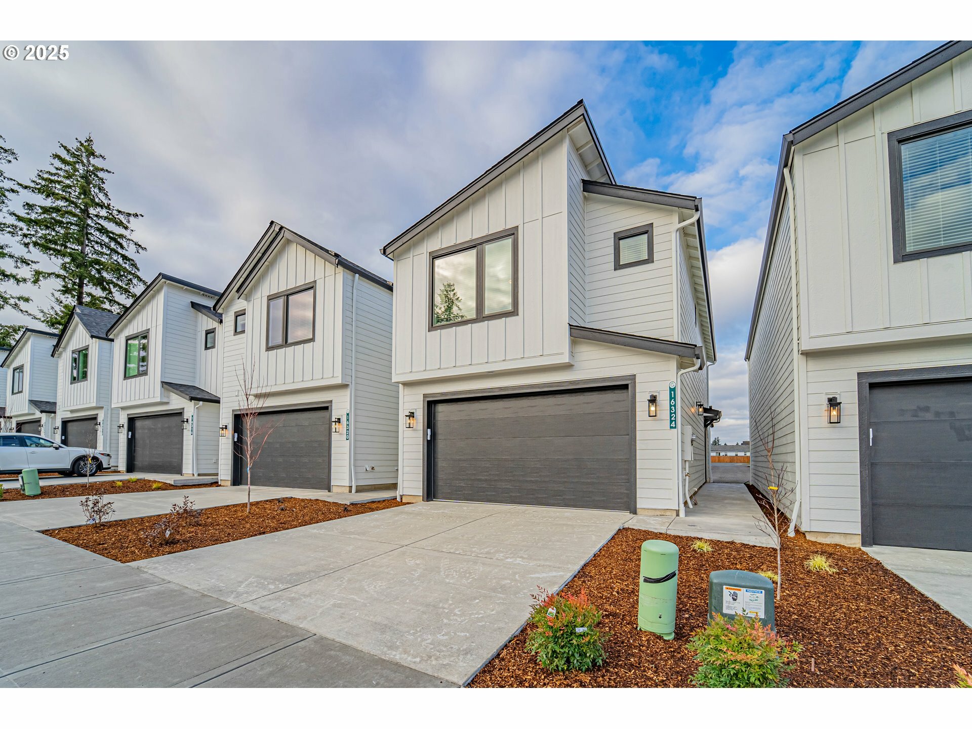 Property Photo:  16316 NE 21st St  WA 98684 