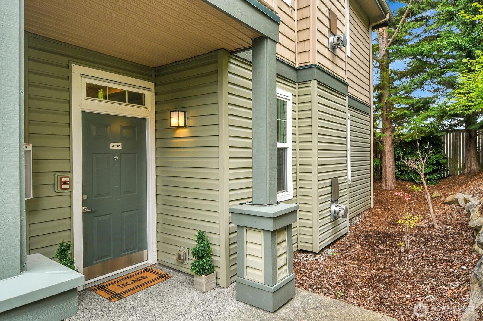 Property Photo:  1500 S 18th Street J102  WA 98055 