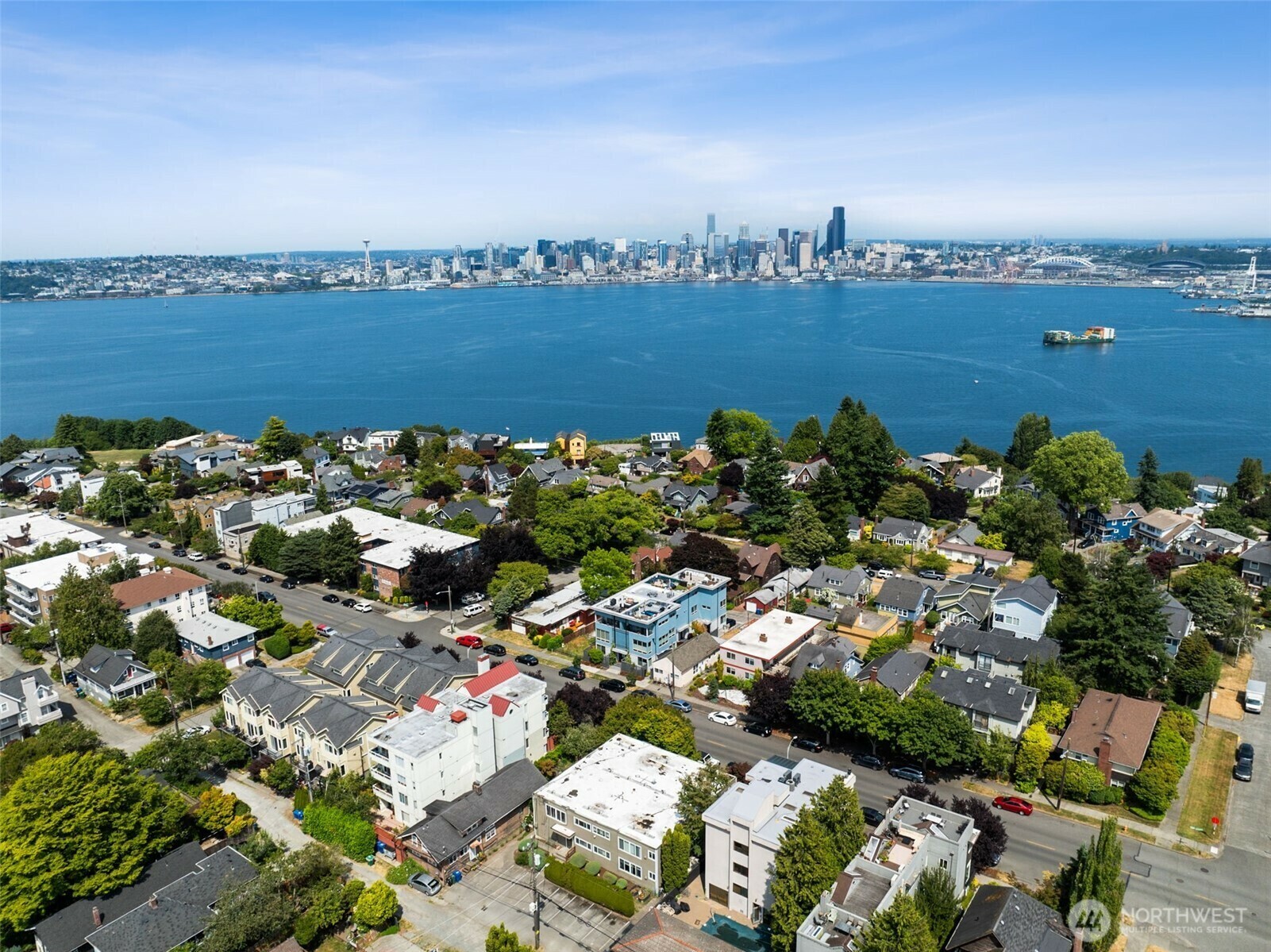 Property Photo:  1613  California Avenue SW 101  WA 98116 