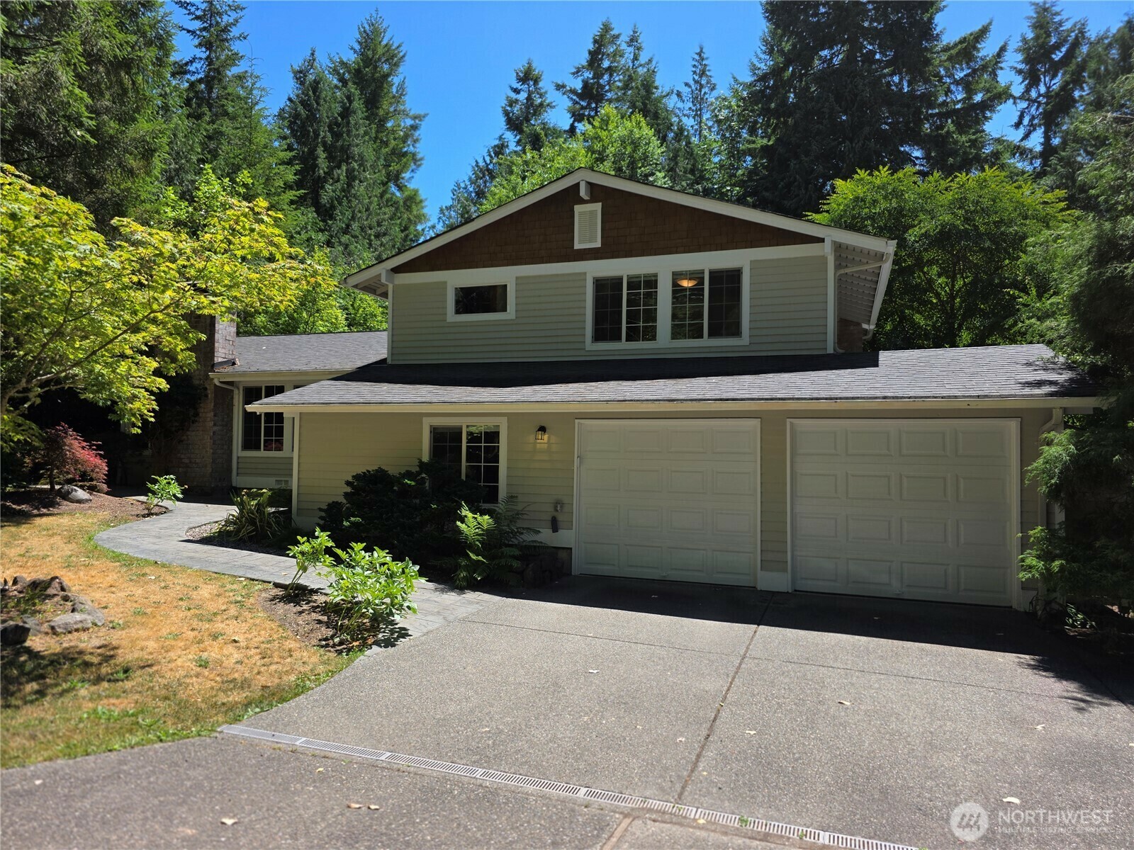 Property Photo: 6455 NE Dapple Court WA 98110