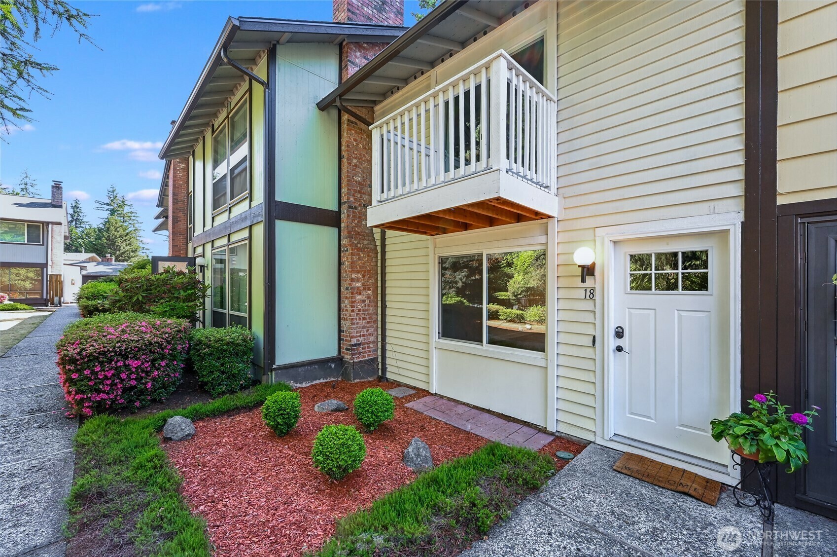 Property Photo: 1717 150th Avenue SE 18 WA 98007