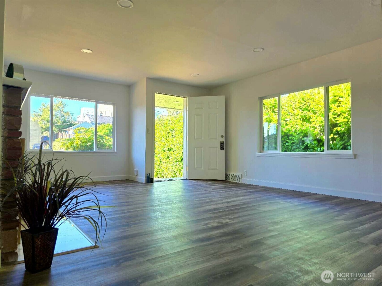 Property Photo:  1729 S Columbian Way  WA 98108 