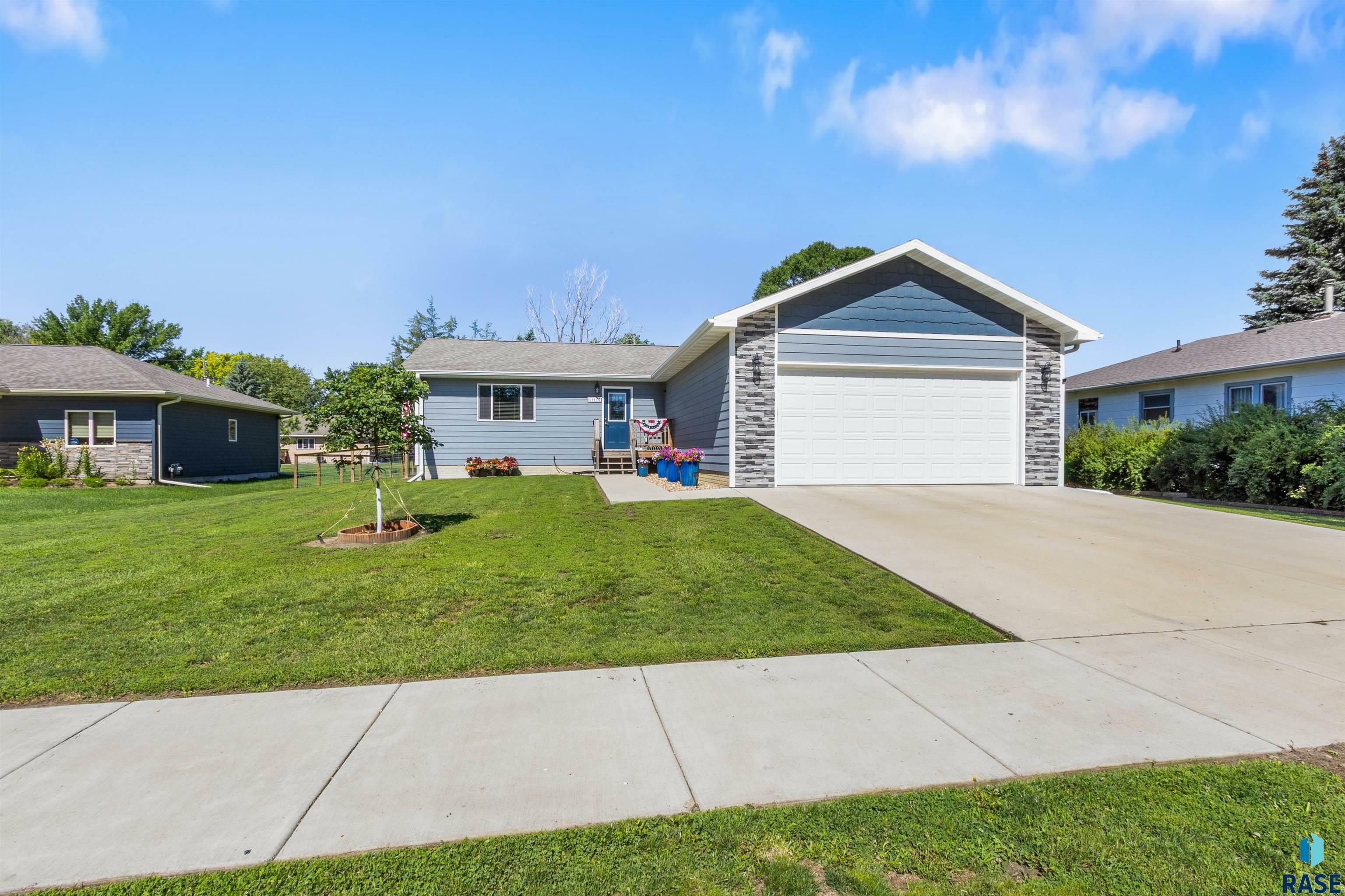 Property Photo: 111 Iowa St SD 57014
