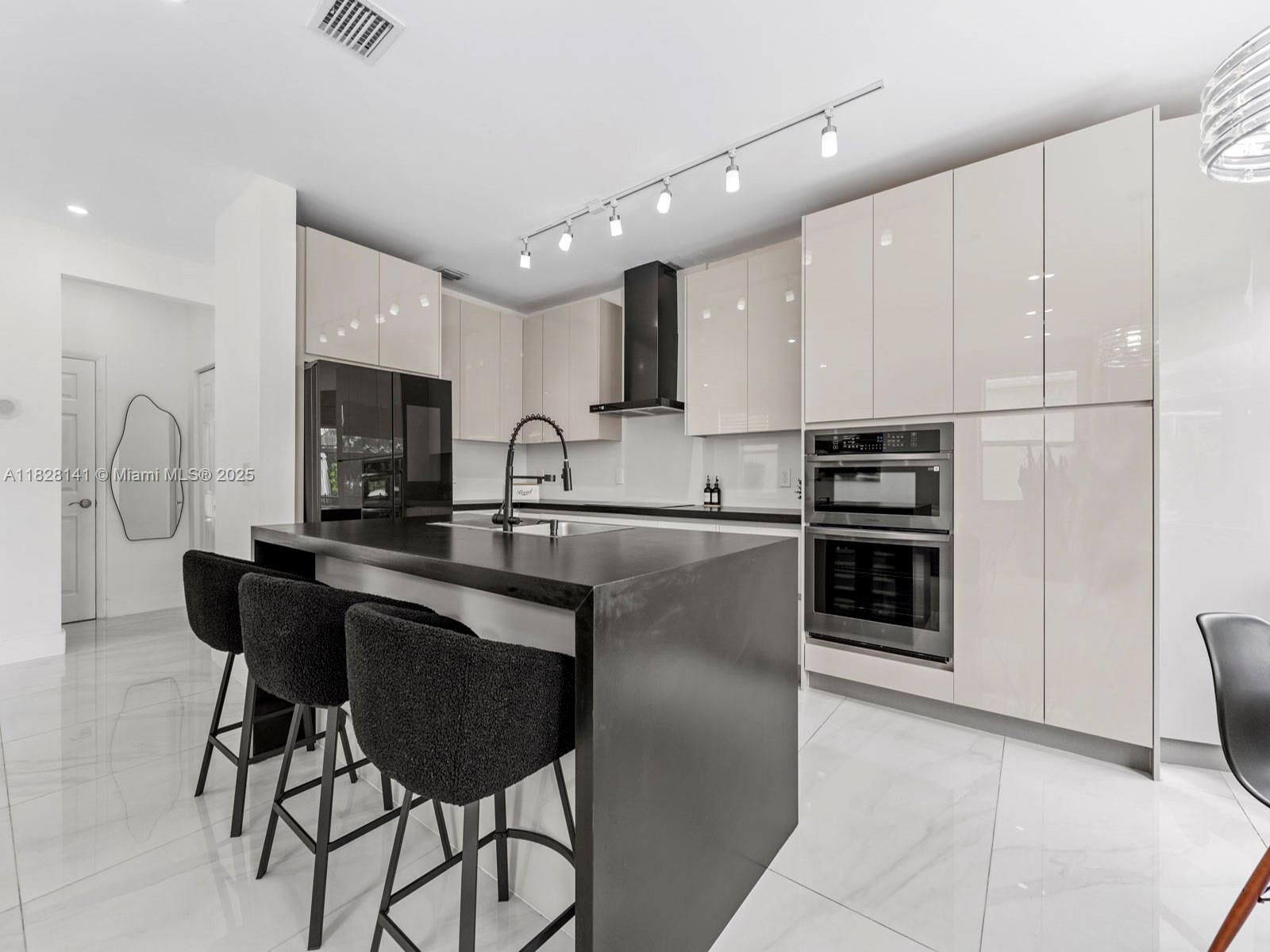 Property Photo: 171 NW 152nd Ave FL 33028