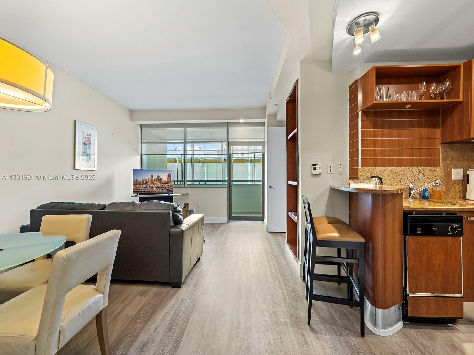 Property Photo:  1395 Brickell Ave 3310  FL 33131 