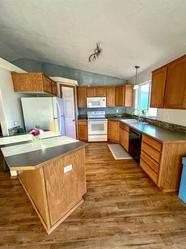 Property Photo: 2806 Bethany St WA 99004