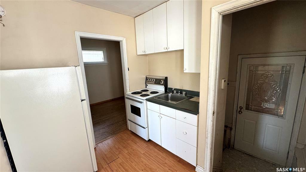 Property Photo:  565 12th Street E  SK S6V 1C5 