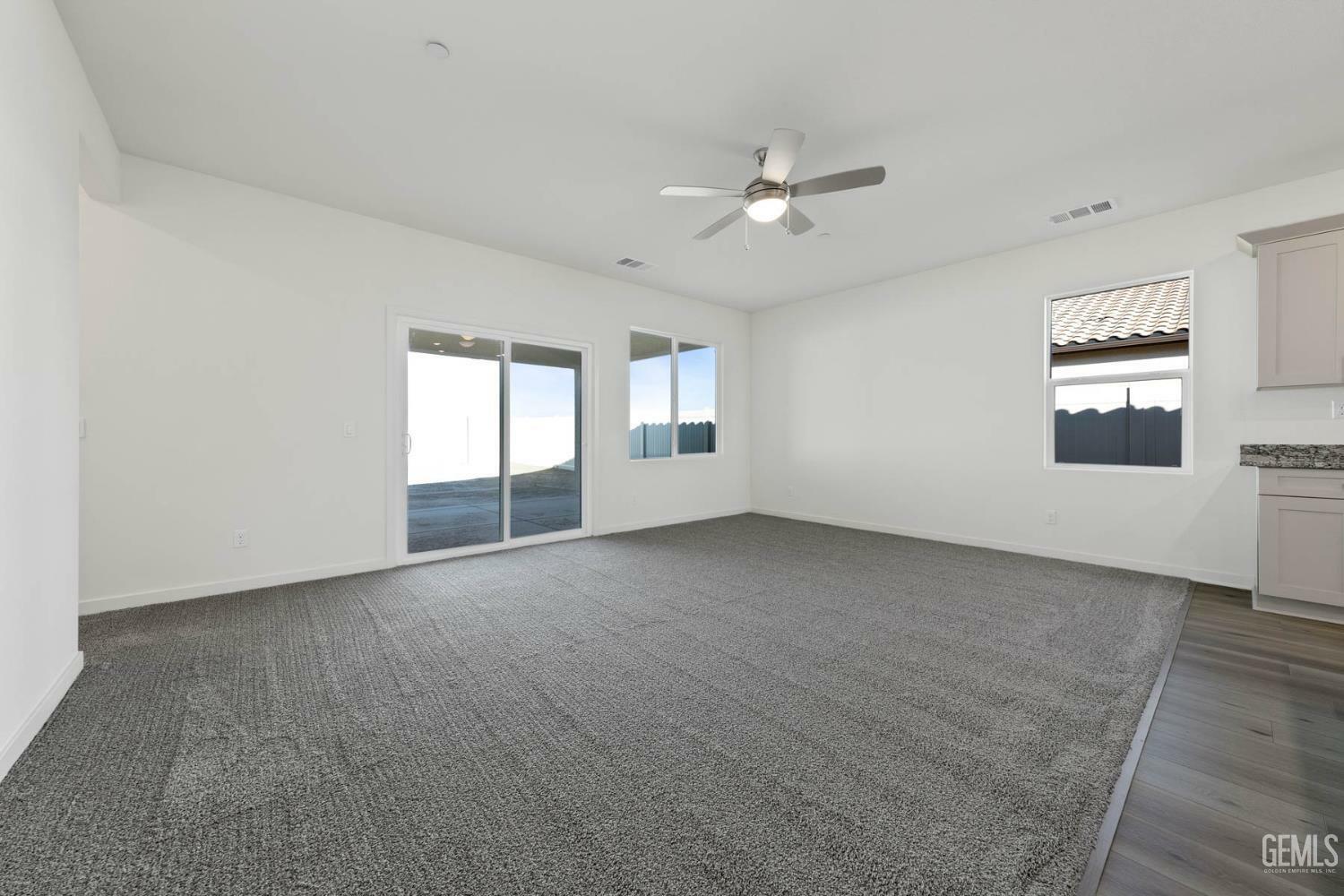 Property Photo: 7908 Grapefruit Drive CA 93313